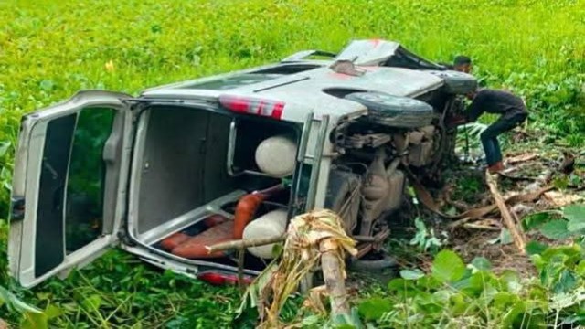 Patient Injured as Ambulance Plunges Into Ditch in Jhalokathi