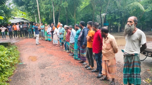 Contractor’s Death Halts Road Repair, Residents Demand Quick Action