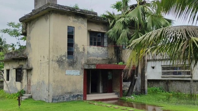 Unsafe Post Office Building Puts Staff and Public at Risk in Jhalokathi