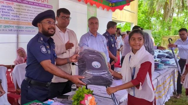 Rampal Power Plant Distributes Educational Materials Among 321 Students
