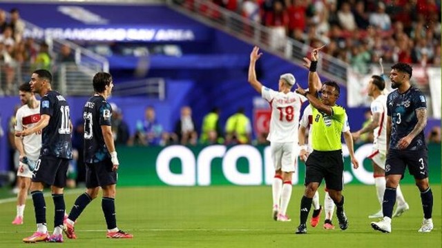 Almirón Sees Historic Red Card as 10-Man Paraguay Defeat Turkey