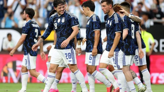 Argentina Beat Honduras 2-0 in World Cup Warm-Up, Messi Remains on Bench