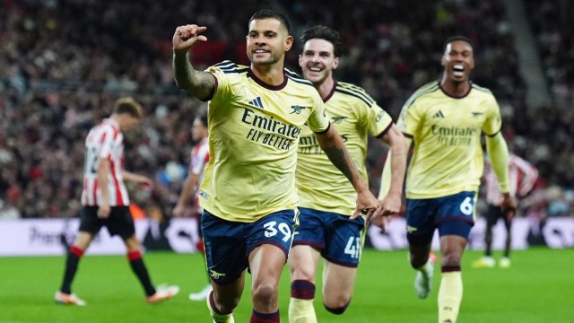 Arsenal Beat Sunderland 2-0 to Maintain Perfect Start