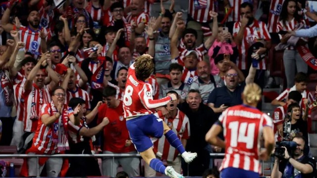 Atletico Madrid Beat Manchester United 2-0 After Early Goal and Yoro Red Card