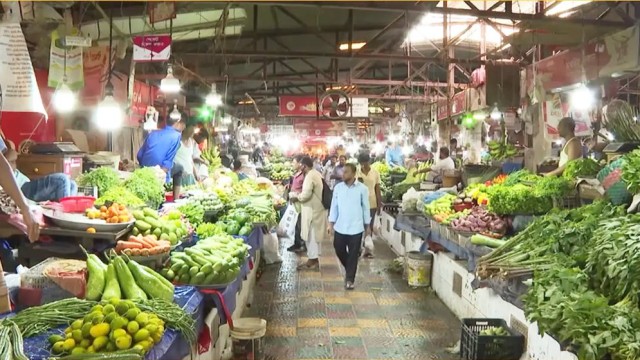 Vegetable and fish prices rise, putting pressure on consumers