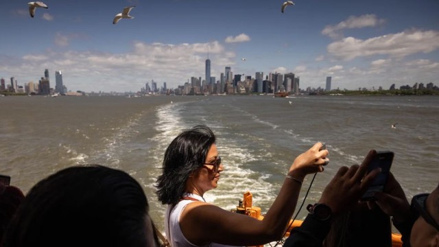 Foreign Tourist Arrivals to US See Sharp Decline in 2025