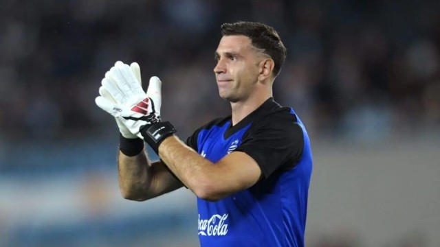 Emiliano Martinez Says Finger Injury From World Cup May Never Fully Heal