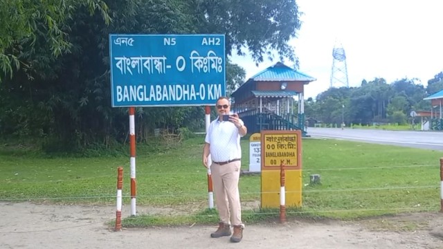 US Ambassador visits Banglabandha Land Port and Zero Point