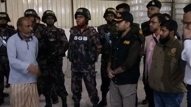 BGB Intensifies Operations to Stabilize Edible Oil Market, Seizes 2,000 Liters in Narayanganj