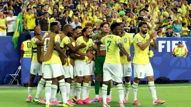 Vinicius Double Sends Brazil Through as Group Champions; Neymar Returns After Three Years