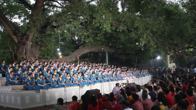 Chhayanaut Welcomes New Year at Ramna Batamul with Call for Fearless Society