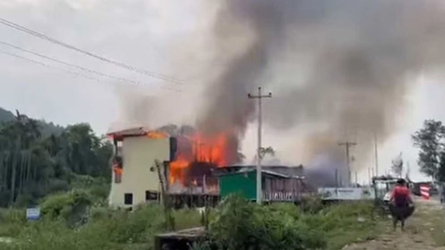 Five Killed in Fire at Resort Near Inani Beach in Cox’s Bazar