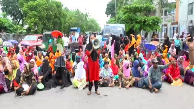 NASA Group Workers Block Mohakhali–Tejgaon Road Over Wage and Bill Demands