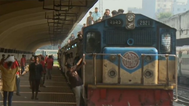Holidaymakers Return to Dhaka After Eid; Passenger Pressure Increases at Transport Hubs