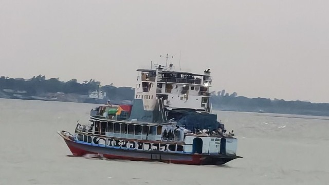 Ferry Services Resume on Daulatdia–Paturia Route After Rough Weather