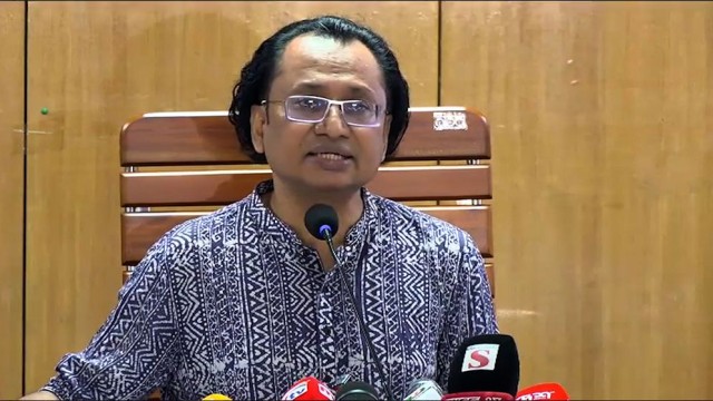 Government employees' salaries will not double under new pay scale: Information Adviser