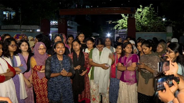 DU Kuwait Friendship Hall Students Protest Over Health Crisis, Mismanagement