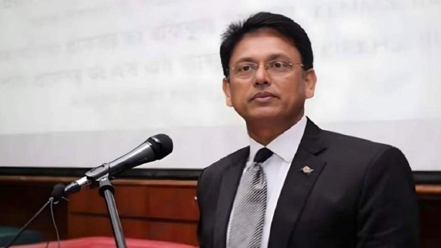Education Minister Dismisses Reports of Dropping Honours Subjects as ‘Baseless’