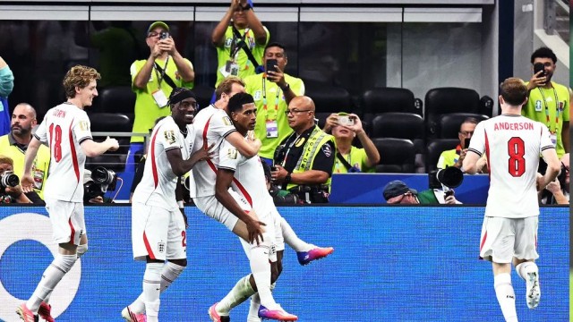 Kane Brace Powers England Past Croatia in World Cup Opener