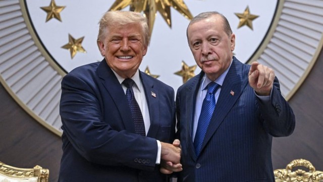 Erdogan Urges Trump to Continue US-Iran Talks, Offers Turkey’s Mediation