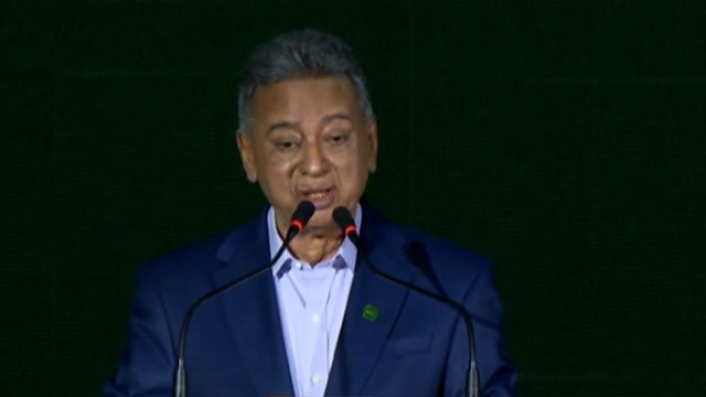 Finance Minister says economy will remain free from political interference