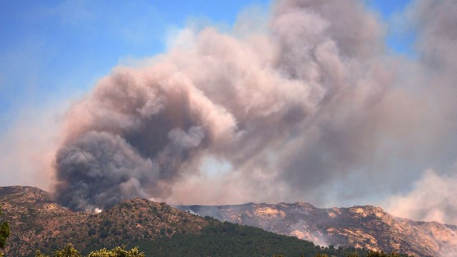 Wildfires Devastate France and Spain: Mass Evacuations Ordered Near Madrid and Bordeaux