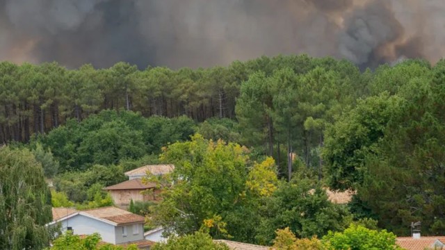 Over 20,000 Evacuated as Wildfire Spreads Across Southwestern France