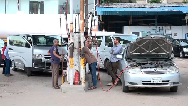 Severe gas crisis grips Dhaka CNG stations, drivers suffer