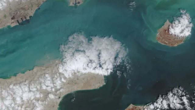 US Naval Blockade Forces 38 Ships to Change Course Near Iran: CENTCOM