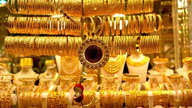 BAJUS Cuts Gold Prices by Up to Tk 3,324 Per Bhori