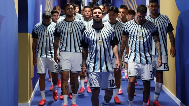 Messi Leads Argentina Against Algeria in Historic Sixth World Cup Appearance