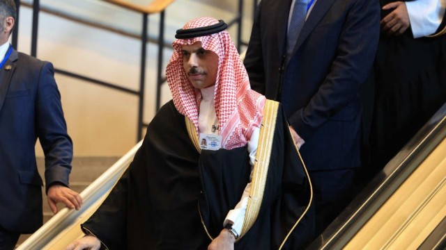 Saudi Foreign Minister Arrives in Washington Amid Houthi Tensions