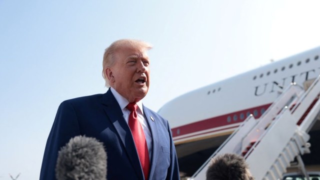 Trump Denies Halting Iran Operation Due to Ammunition Shortage