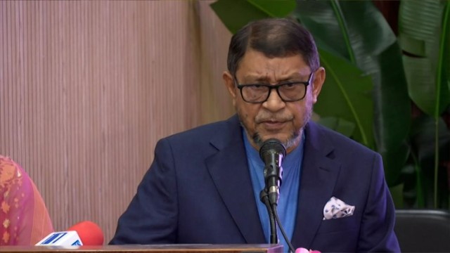Doctors urged to discourage unnecessary C-sections, promote breastfeeding: Health Minister