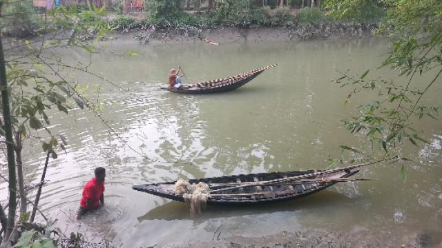 Chargara Jaal Festival Threatens Fish Resources in Kanthalia