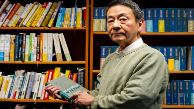 Argues Human Creativity Sets Writers Apart from AI