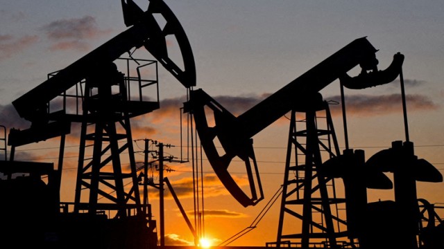US Extends Sanctions Waiver for Russian Oil Amid Energy Price Surge