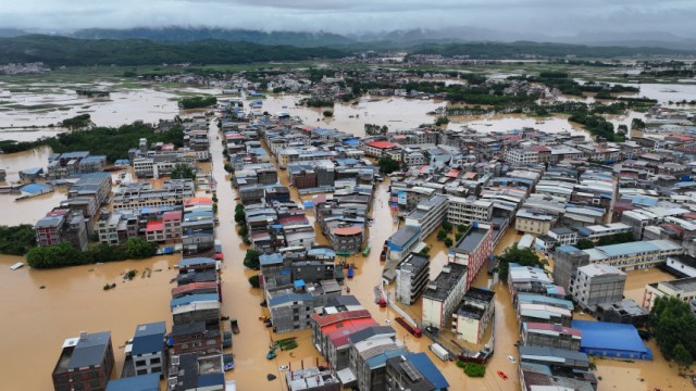 Storms Kill 8 in Central China’s Hubei, Typhoon Maysak Leaves 2 Dead in Guangxi
