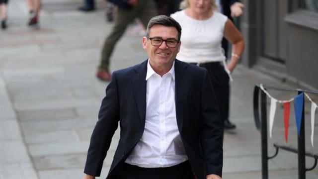 New UK PM Andy Burnham Vows 10-Year Plan to Restore Britain's Stability