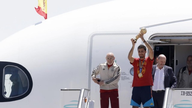 Spain's World Cup Champions Return Home to Hero's Welcome in Madrid