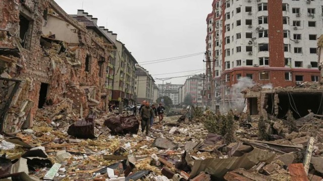 Ukraine Drone Strike Kills 5 in Russia, Russian Strikes Kill 8 in Ukraine