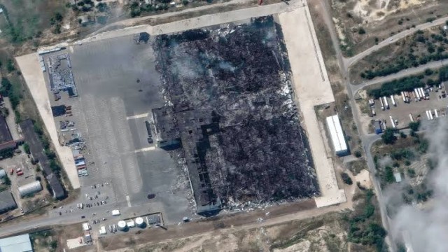 Ukrainian Drones Hit Wildberries Warehouse in Russia's Yekaterinburg, Far from Frontline