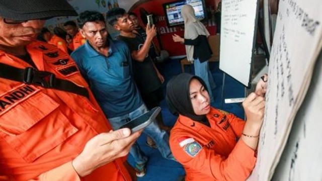 Six killed, 129 missing after Indonesia ferry capsizes