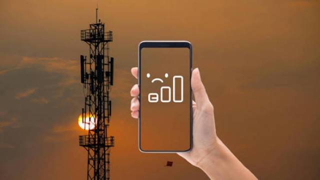 Govt Taking Steps to Fix Weak Mobile Networks, Call Drops: Telecom Minister