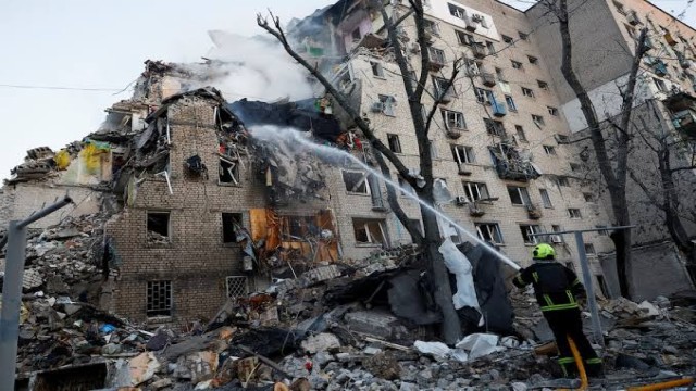 Russian Missile, Drone Attack on Kyiv Kills 8, Injures Dozens