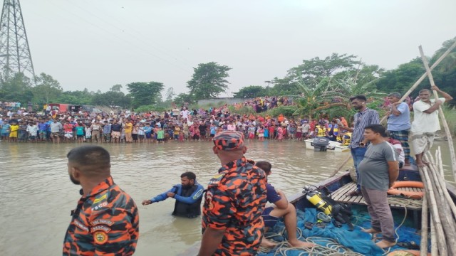 Two Schoolboys Missing After Entering Jamuna River in Pabna