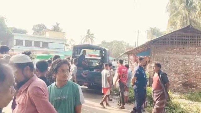 Two Injured in Clash, Gunfire in Teknaf