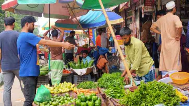 Vegetable Prices Stable in Rajshahi, but Egg, Chicken Prices Rise