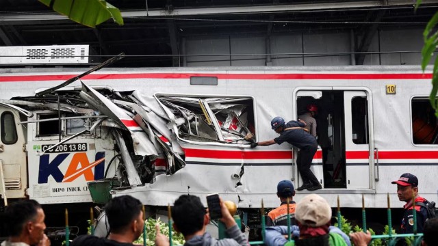 At Least 14 Killed, Dozens Injured in Train Collision Near Jakarta