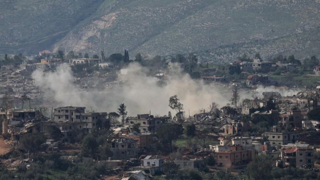 Israeli Strikes Continue in Southern Lebanon Despite Ceasefire, 14 Killed